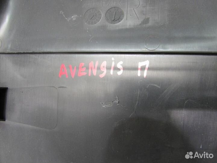 Обшивка стойки для Toyota Avensis 2 2003-2008г