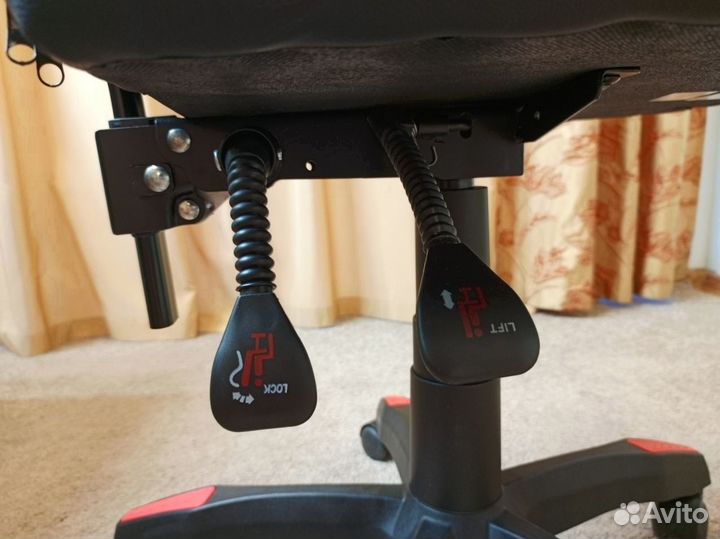 Компьютерное кресло red black Defender до 175 кг