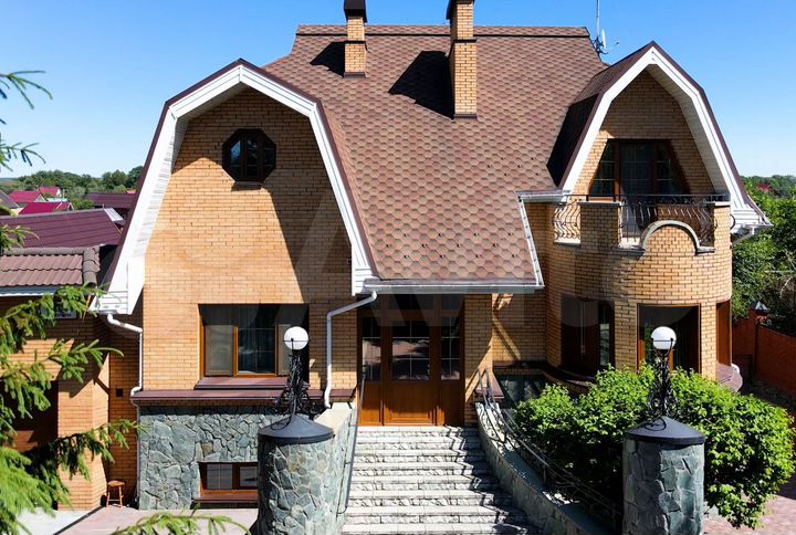 Дом 292 м² на участке 15 сот.