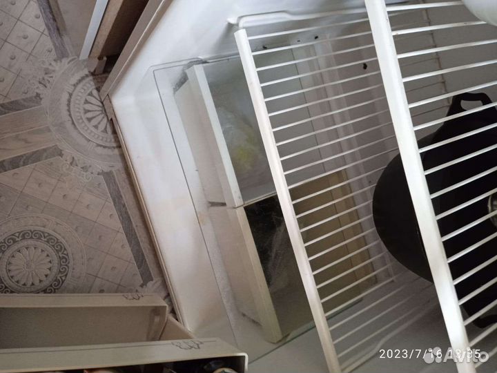 Холодильник бу морозит,холодит отлично.Безшумный