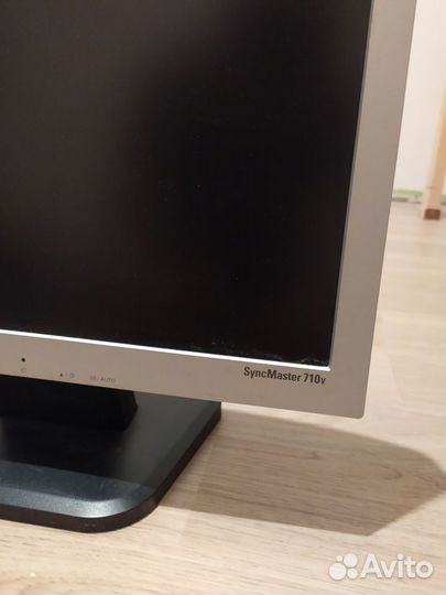 Монитор Samsung SyncMaster 710v