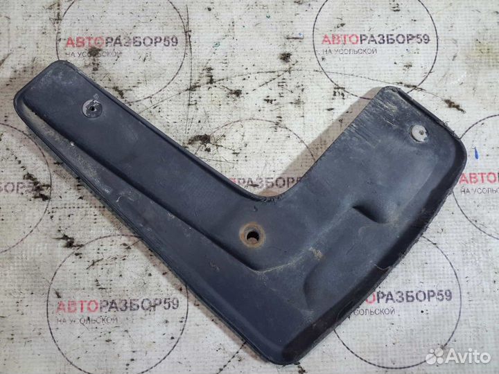 Брызговик передний правый Peugeot 301