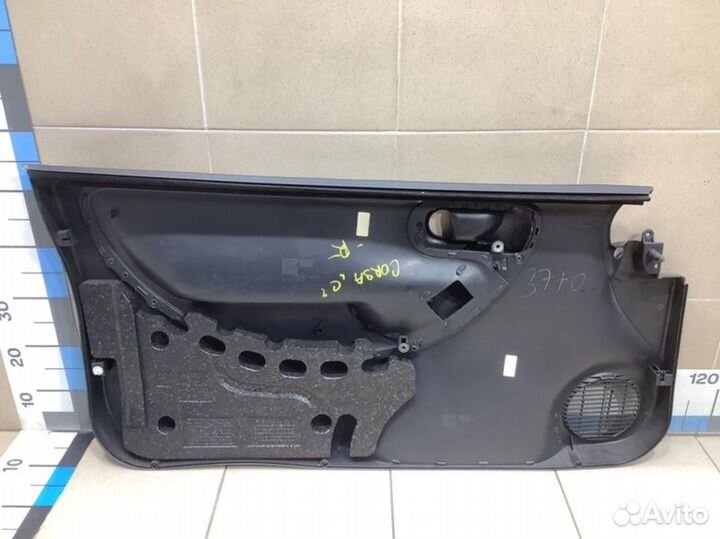 Обшивка двери передняя правая Opel Corsa C