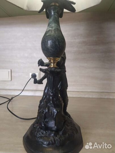 Лампа настольная