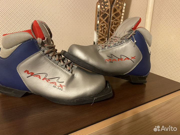 Лыжные ботинки