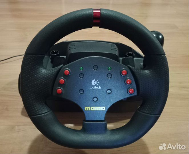 Руль Logitech Momo Racing