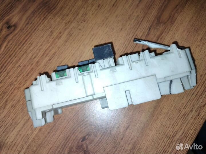 Блок предохранителей салонный митцубиси лансер 9
