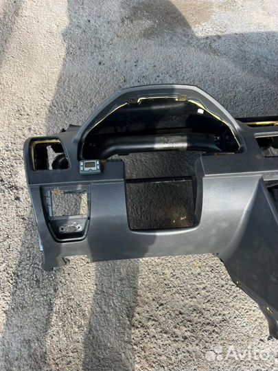 Торпедо Volvo Xc90 внедорожник 2.9 2004