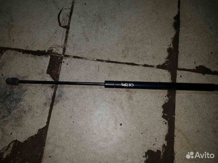 Амортизатор Renault Scenic II 2003-2009