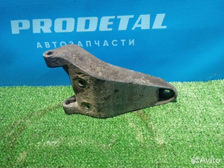 Кронштейн генератора Daewoo Nexia 1.5 16V A15MF