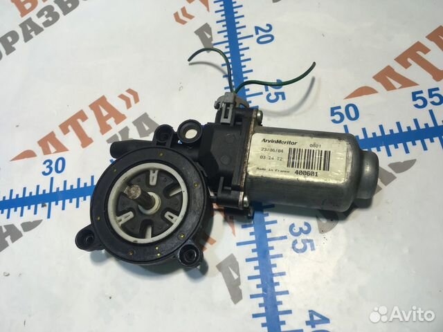 Ниссан Моторчик стеклоподъемника задний левый Лев