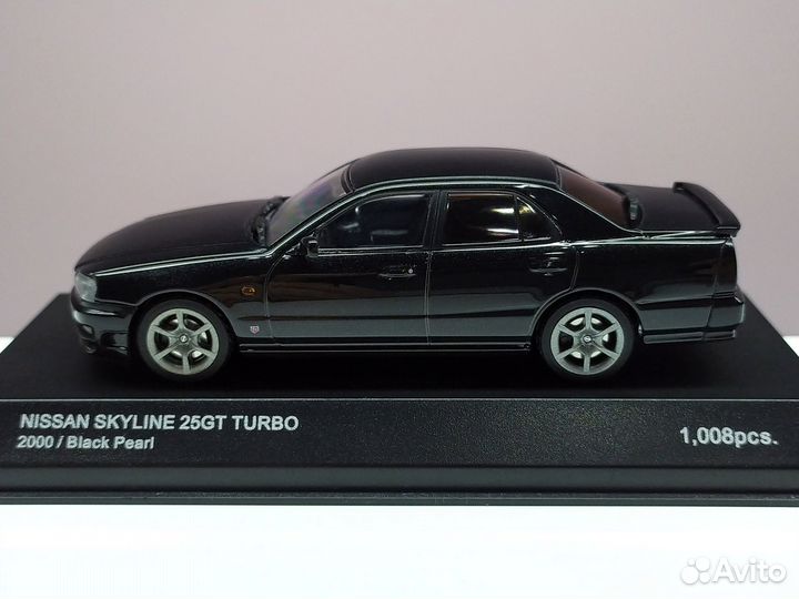 1:43 Nissan Skyline 25GT (R34) Sedan