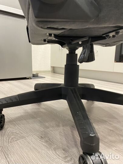 Игровое кресло zone 51 Bastion Серый