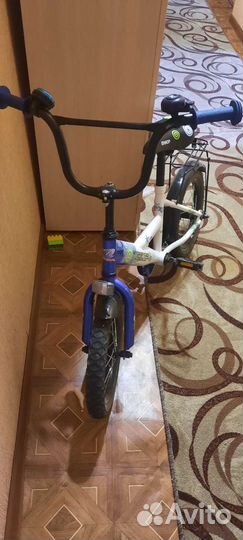 Велосипед трёхколёсный