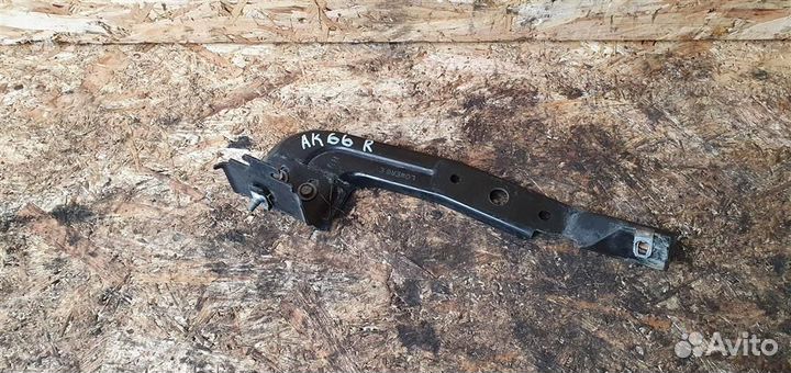 Кронштейн фар правый Cadillac SRX 1 2003-2009