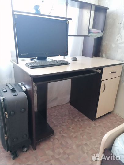 Компьютерный стол