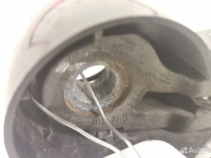 Поводок для Volkswagen Passat 5