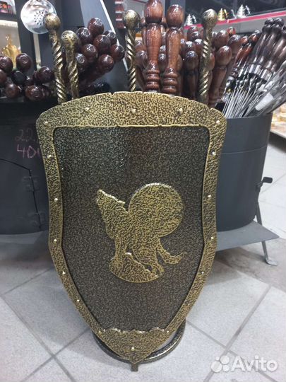 Кованый Щит под шанпура с Национальной символикой