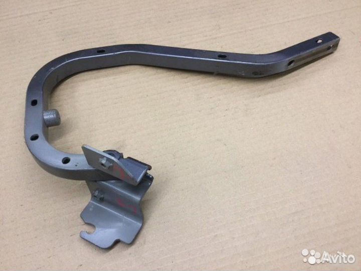 Петля крышки багажника Mitsubishi Lancer CS