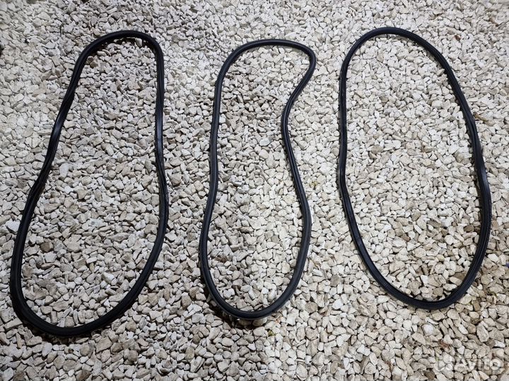 Уплотнитель задней двери Поло 5