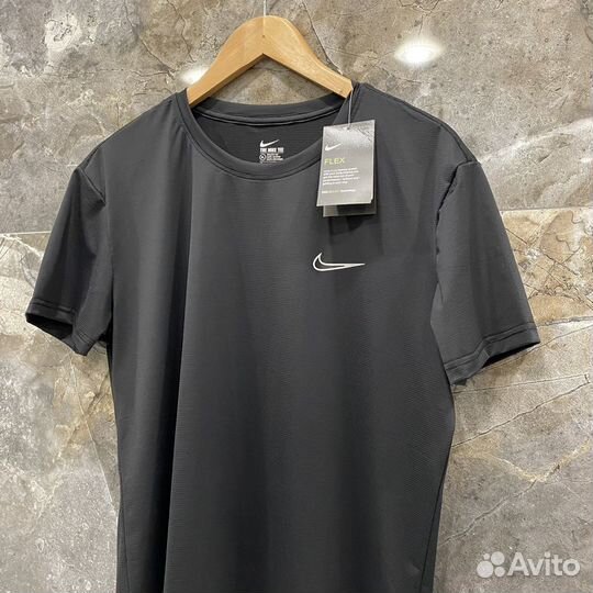 Футболка nike спортивная