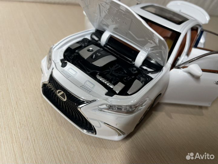 Модель игрушка Lexus ES300