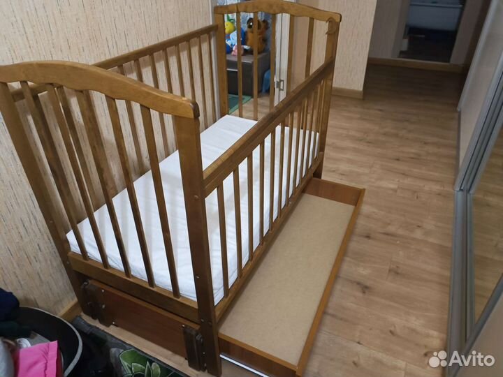 Детская кроватка с матрасом б/у
