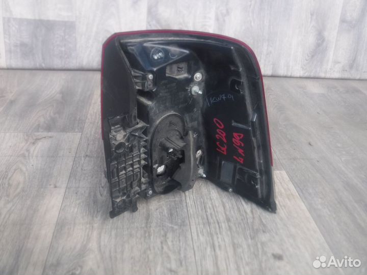 Фонарь левый №99 Toyota Land Cruiser 200 2017