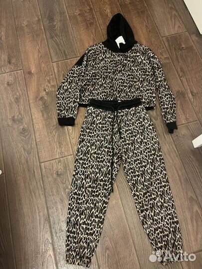 Спортивный костюм