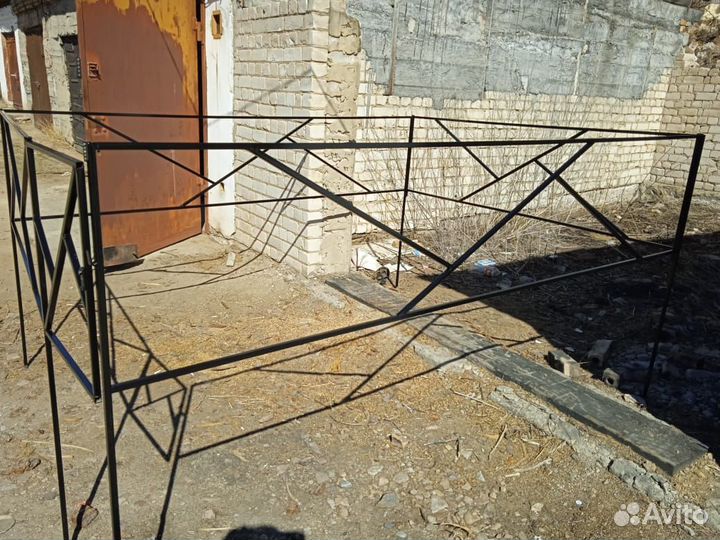 Оградки на кладбище