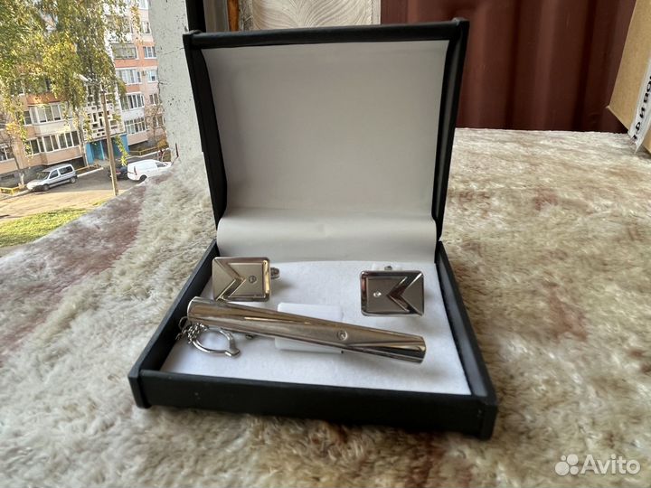 Запонки и зажим для галстука