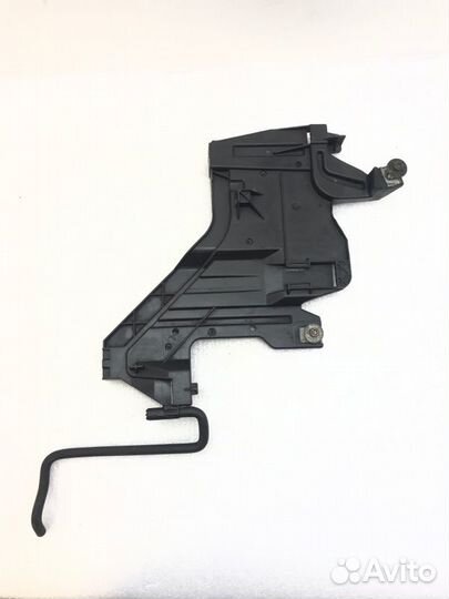 Кронштейн фары правый Audi A4 B8 2008