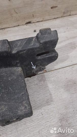 Уплотнитель двери передний левый Mercedes E Class