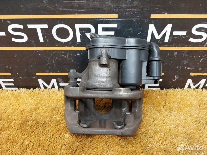 Суппорт задний левый Bmw 5-Series F10 N52B25A 2011