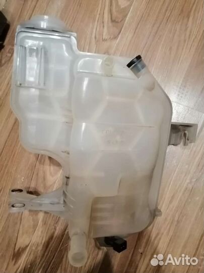 Расширительный бачек Дискавери 4