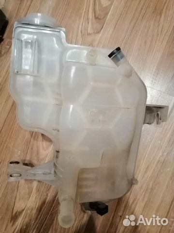Расширительный бачек Дискавери 4