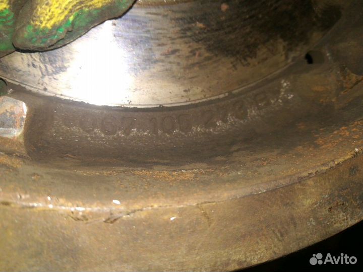 Маховик сцепление гольф 2 1.6 067 105 273 B