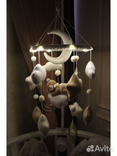 Мобиль в кроватку музыкальный