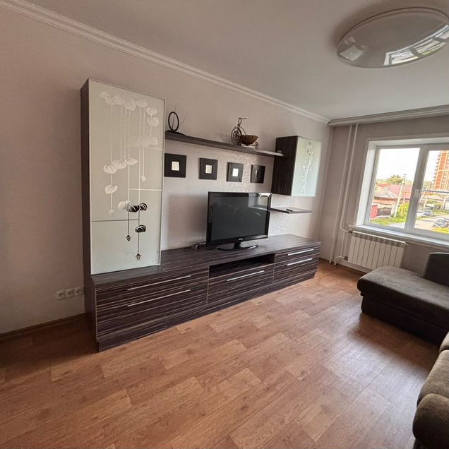 3-к. квартира, 74 м², 2/10 эт.