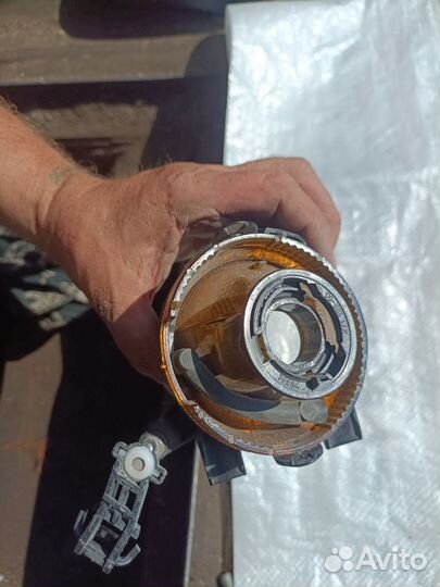 Фара противотуманная левая Volkswagen Golf 6 5K0