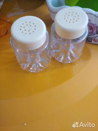 Посуда и принадлежности для сервировки стола