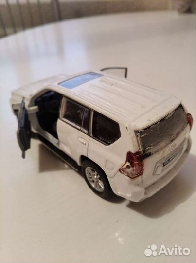 Toyota Land cruiser prado модель авто 1:43