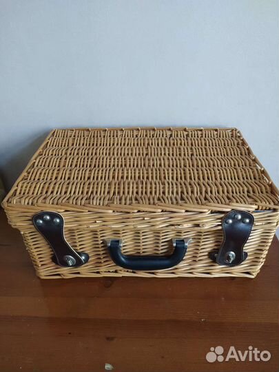 Корзина -холодильник для пикника Новая