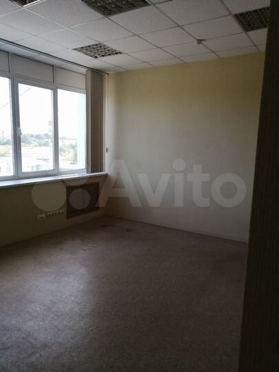 Административное здание 4 этажа, земельный участок