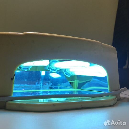 Лампа для маникюра и педикюра