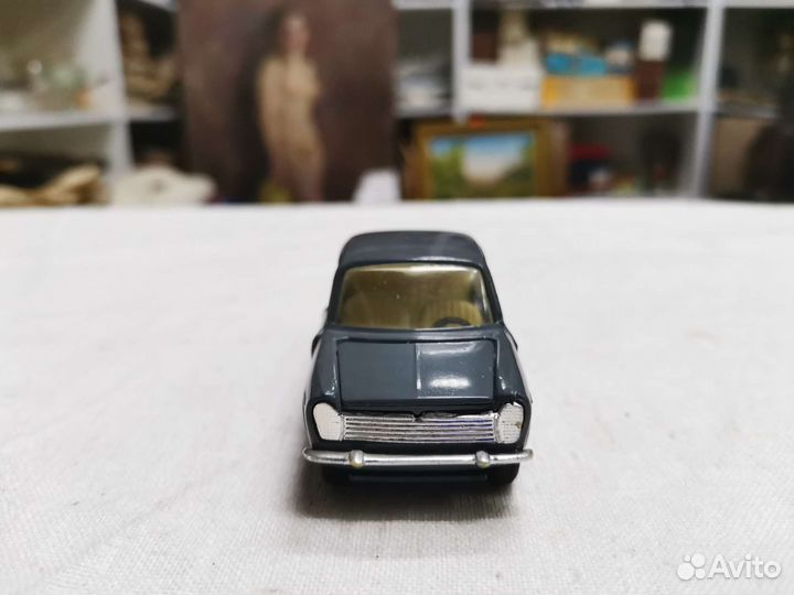 Модель авто Innocenti Morris Im3 1:43 СССР (Ч)