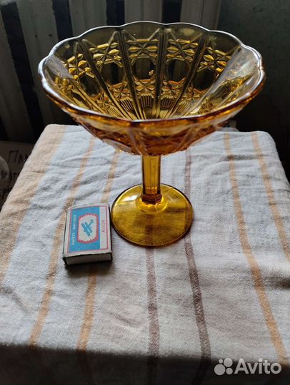 Ваза для фруктов на ножке цветное стекло СССР