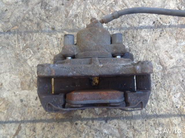 Суппорт передний правый Volkswagen Passat B6