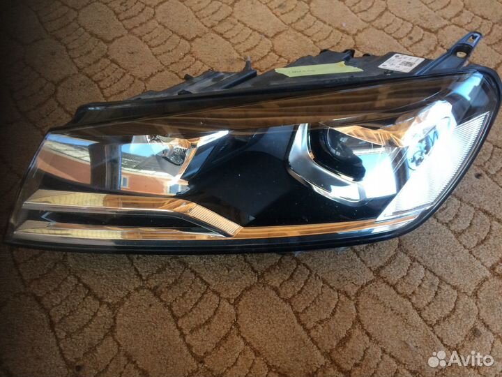 Фара передняя левая Фольксваген Туарег NF 2015-18
