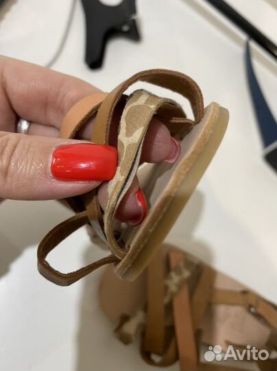 Сандалии zara